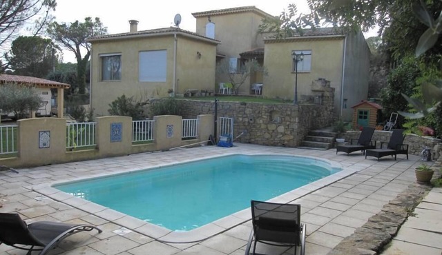 Bright contemporary villa, located on a hill overlooking the Rhone.