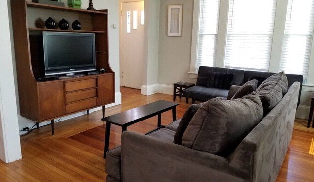 Bright Front Facing Unit - Private Front Farmers Porch