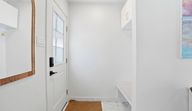 Bright & Fully Renovated Retreat