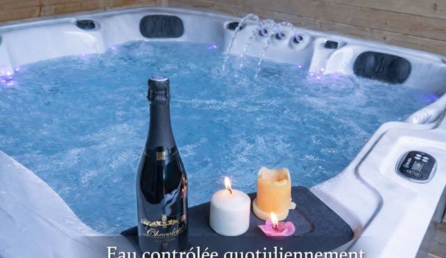 Bright gîte Private covered jacuzzi Terrace Le Puy-en-Velay
