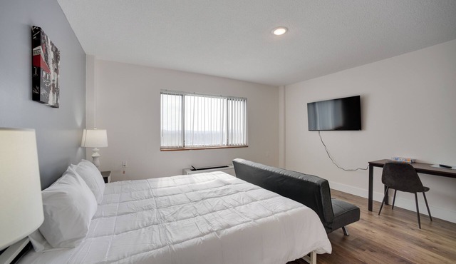 Bright Gadsden Apartment ~ 10 Mi to Dive Land Park