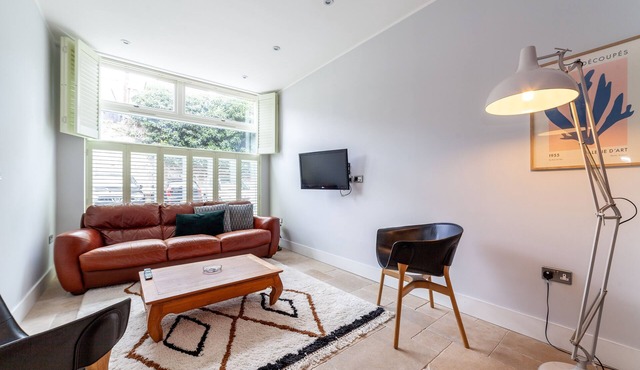Bright Groundfloor 3BR Flat, Brockley, SE London