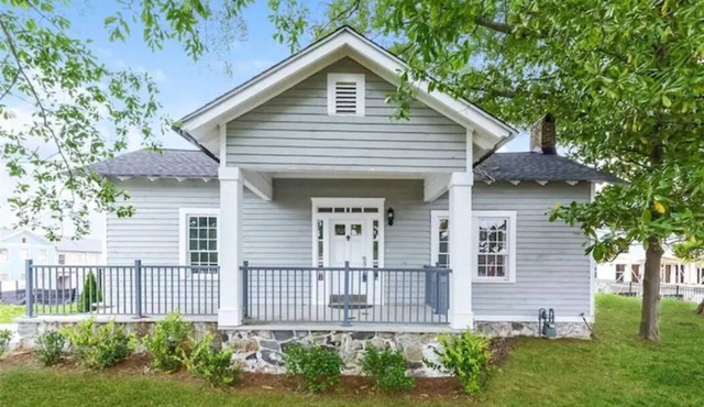 Bright historic home w/yard & central to explore