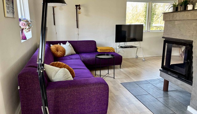 Bright holiday home in green surroundings