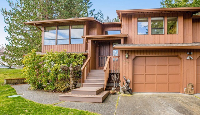 Bright home near Deer Lake with Puget Sound view, huge backyard & deck
