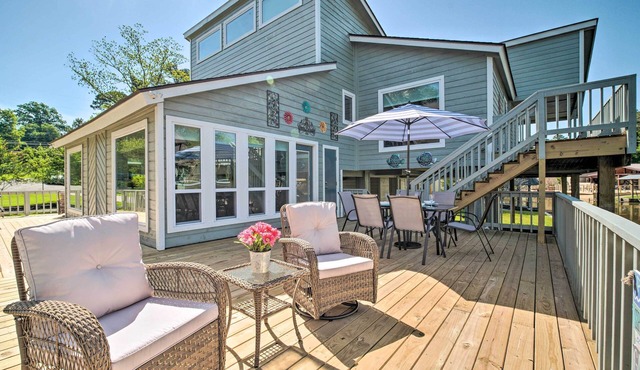 Bright Home w/Dock on Lake Conroe!