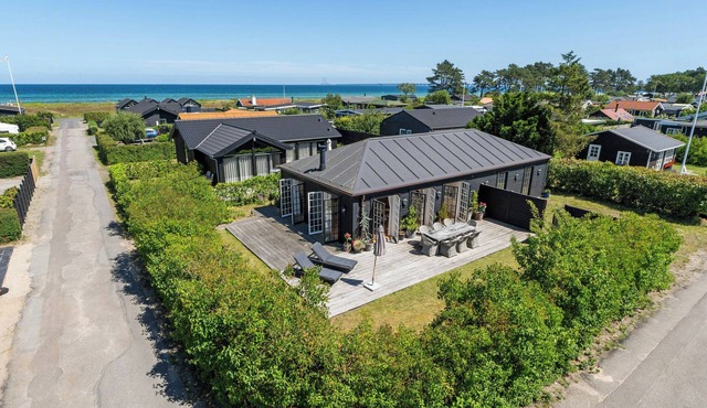 Bright house by the beach with sea view in Nyborg