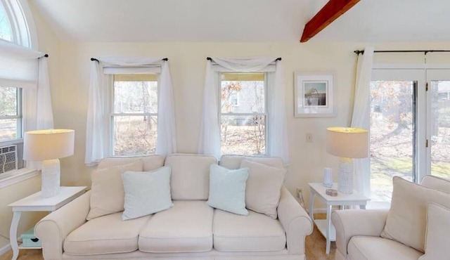 Bright House Close to Seagull Beach | Private Yard