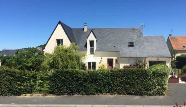 Bright house with garden, 10 minutes from DEAUVILLE, 800 m from the beach