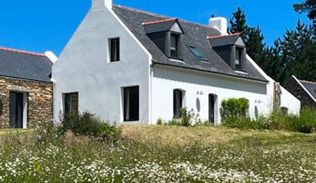 Bright house in nature 800 m from the sea