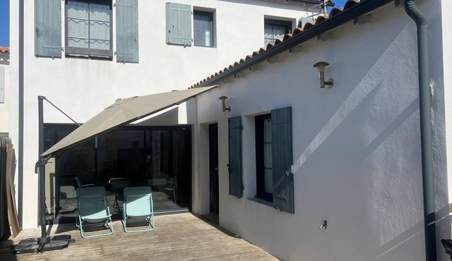 Bright house in the heart of the village-100m from the ocean-6people