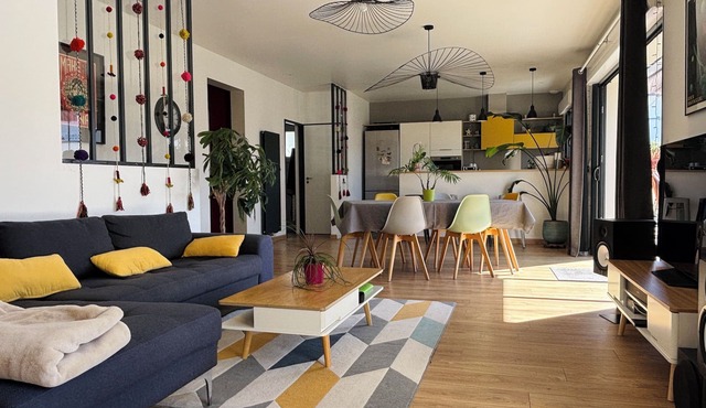 Bright house with garden in La Rochelle