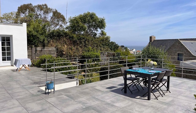 Bright house with terrace over Sauzon port