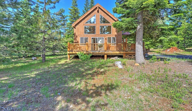 Bright Klamath Falls Cabin w/Deck & Mtn Views!