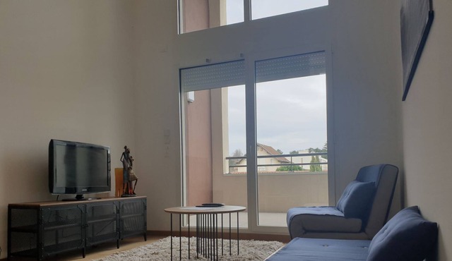 Bright Loft 10min from Lyon