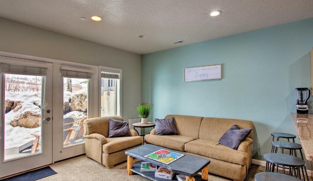 Bright Lakeside Resort Condo Less Than 9 Mi to Snowbasin!