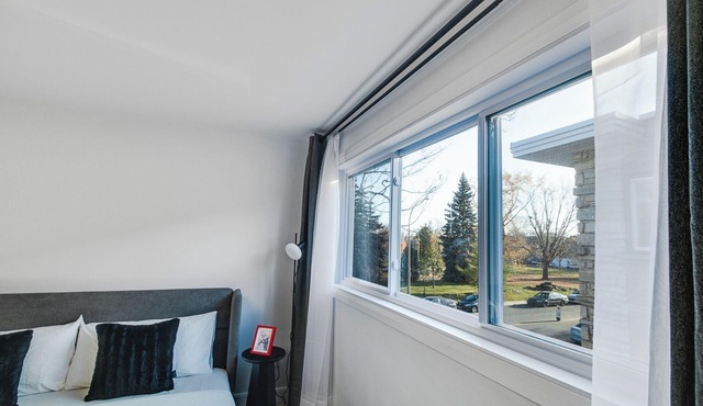Bright & Large 3Br | Personal Spa | Park View | Netflix