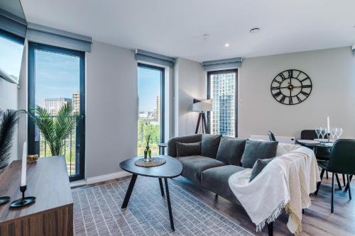 Bright Leeds City Centre 2-Bed Apt, Super-fast Wifi