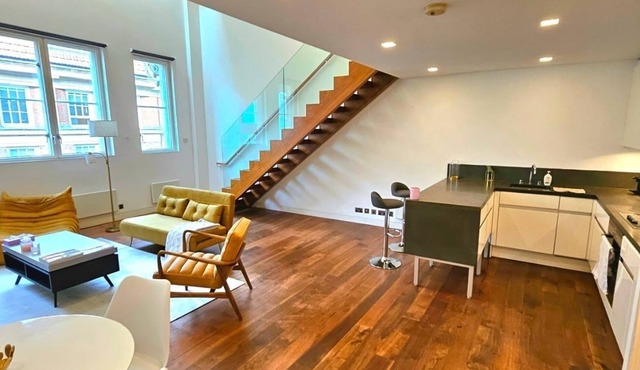 Bright loft in the heart of London.