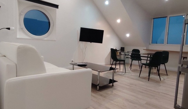 Bright loft with cathedral view - Unique design & ambiance Le hublot d'Amiens