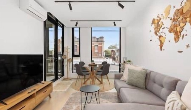 Bright & Modern 1BR Apt w/Balcony & Car Park