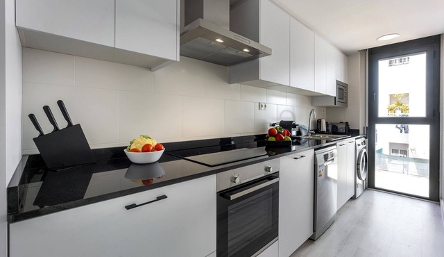Bright & modern 2 bedroom apartment in Hospitalet
