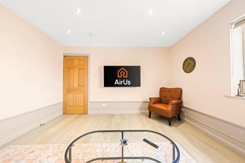 Bright & Modern 3-Bed House Next To Glasgow Airport