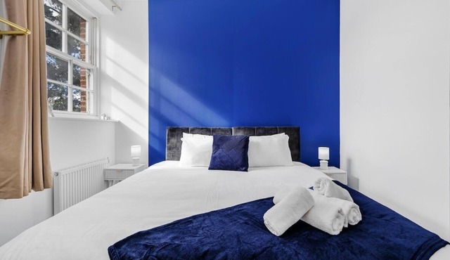 Bright & Modern 3 Bed Home | Sleeps 5