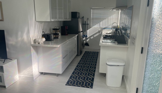 Bright Modern Apartment