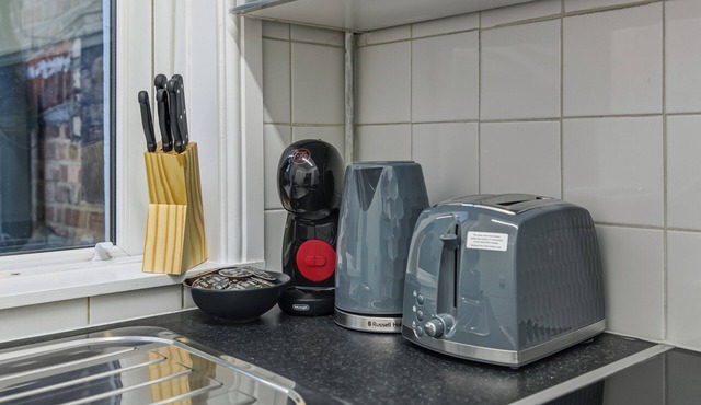 Bright Modern Apartment Close to Hammersmith