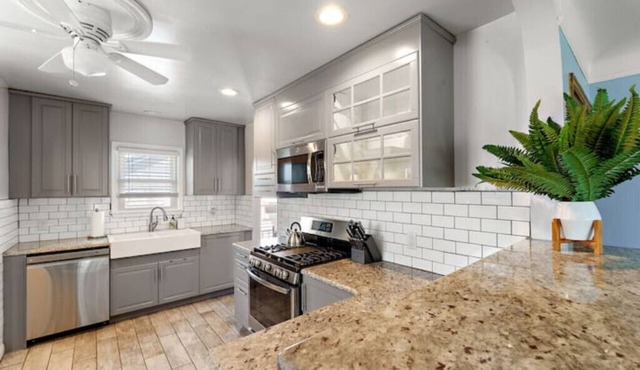 Bright & Modern | Centrally Located