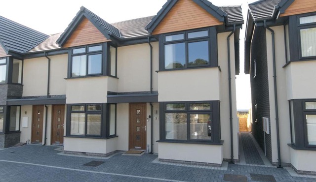Bright Modern Home near Snowdonia and Llandudno