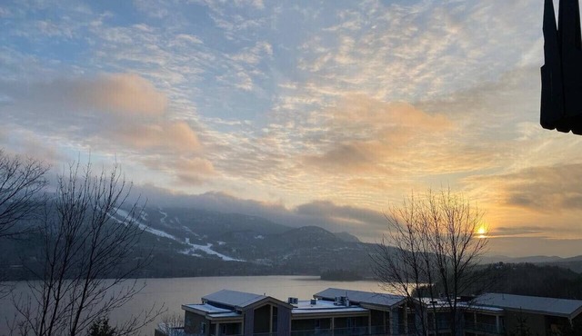 Bright & Modern Lac Tremblant Condo + Views