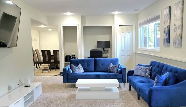 Bright modern space close to all the action!