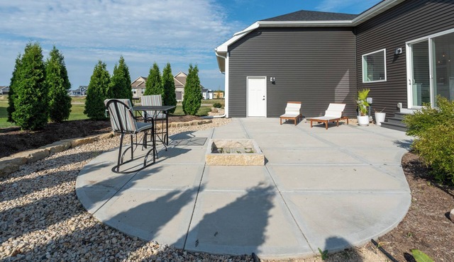 Bright, modern & spacious 3-bedroom home with AC, WiFi in fantastic Sun Prairie