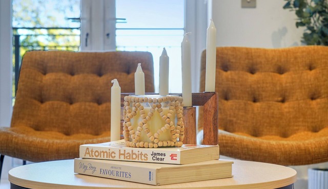 Bright, Modern West London House for Relaxing Stays