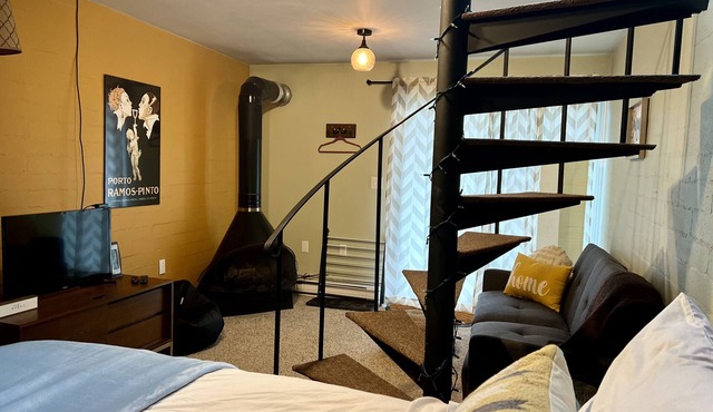 Bright Mountain Side Condo #16 near Greek Peak