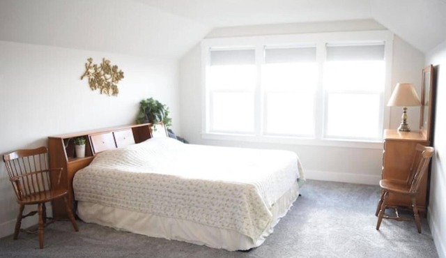 Bright, new country guesthouse - entire, separate apartment to yourself!