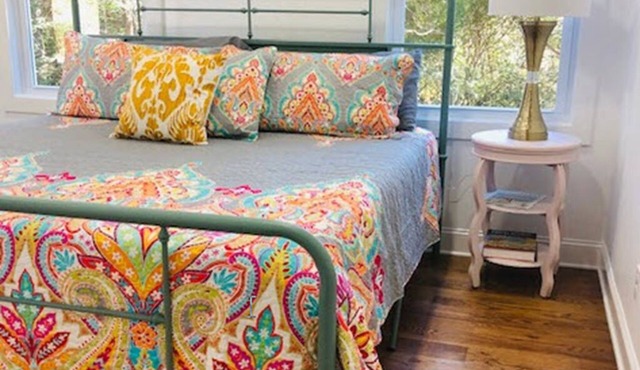 Bright New Cozy Cottage - 1/2 mi from downtown.