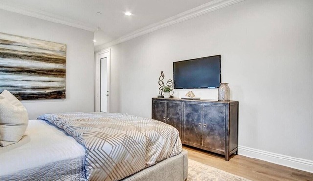 "Bright New Modern H · Modern Home, Downtown LA with plenty of Amenities