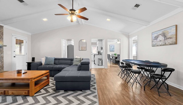 Bright Northside Retreat w/Patio & Games
