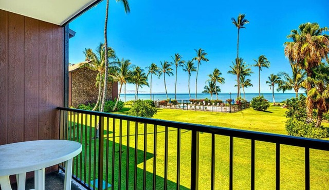 Bright Ocean View w/Lanai, Cable-TV, and WiFi–#220