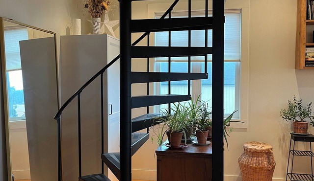 Bright one-bedroom in Lopez Village with deck and sunset views