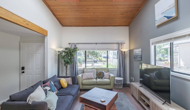Bright, Open Salem Retreat Near Downtown & Riverfront Park