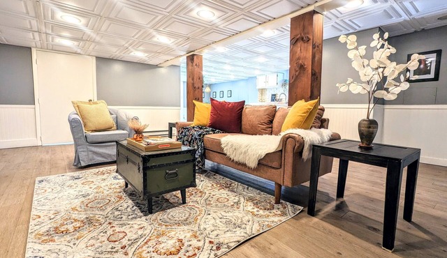 Bright, Peaceful Oasis with Fireplace near Med Center + Hersheypark