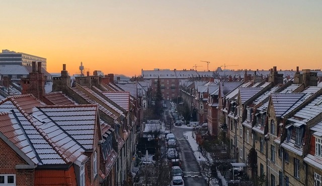 Bright penthouse apartment in cozy neighborhood