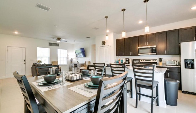 Bright, Pet-Friendly Home 16 Mi to Downtown Ocala