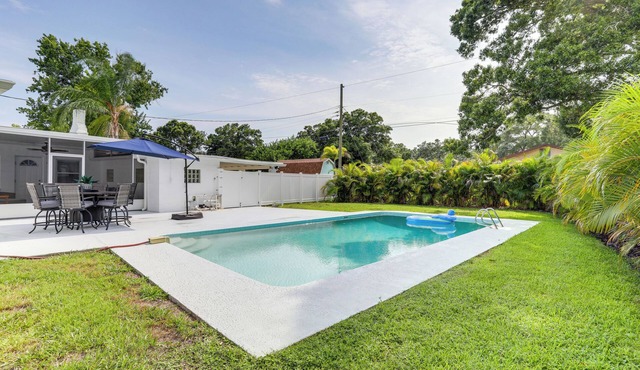 Bright Pinellas Park Getaway w/Private Pool!