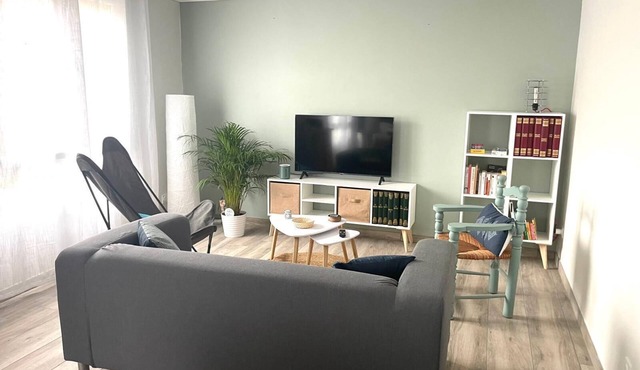 Bright & pretty apartment between sea & mountains - beaches 15mn/Perpignan 5mn