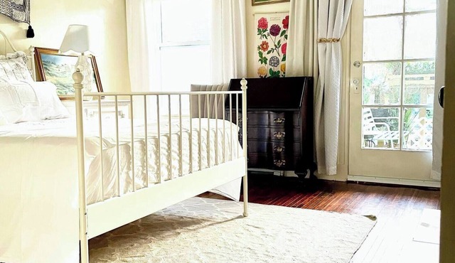 Bright Private Room BU MIT Longwood Harvard Med -3 Bed Apt- Grads Profes Doctors